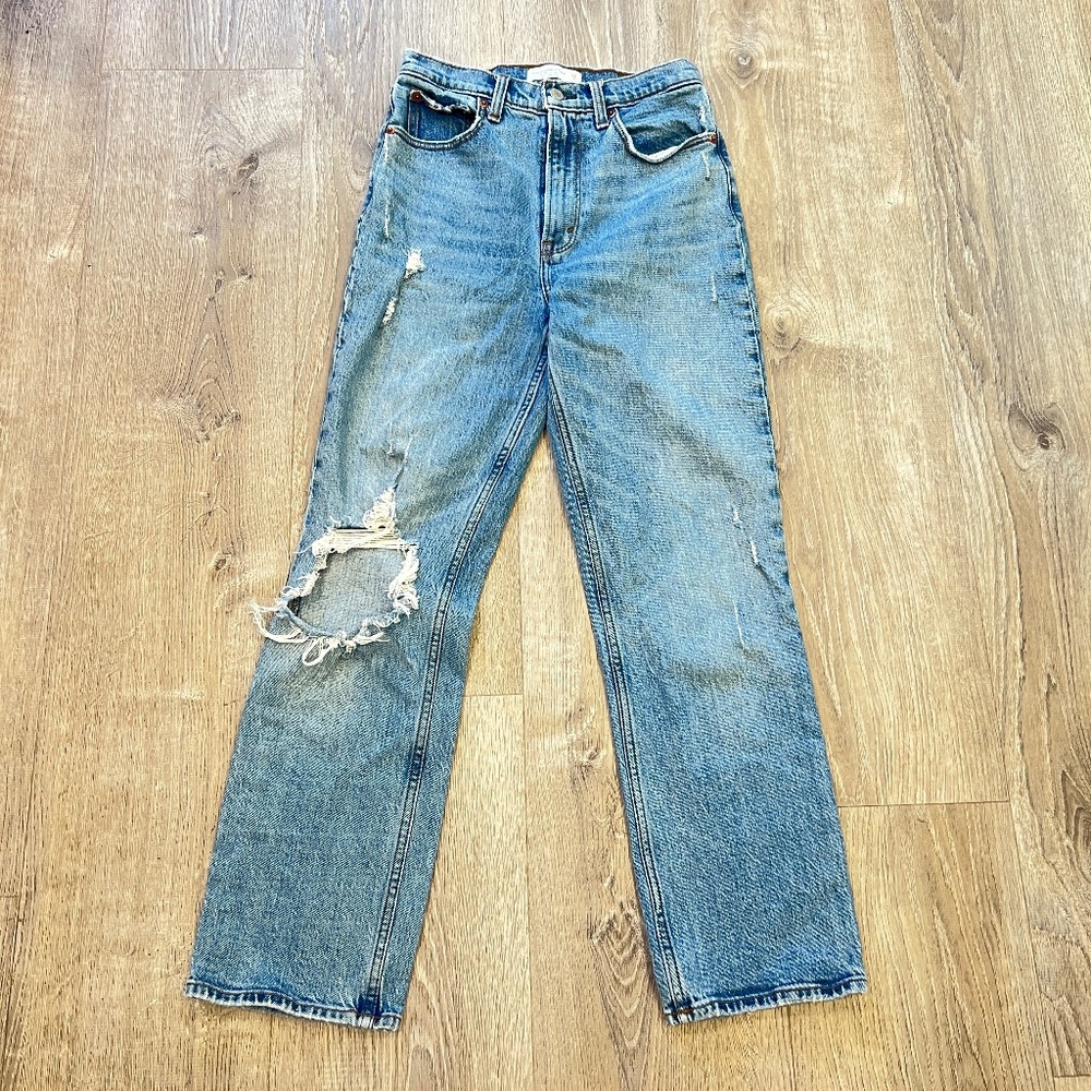 Abercrombie & Fitch Distressed The 90's Straight Ultra High Rise jeans 27 4S